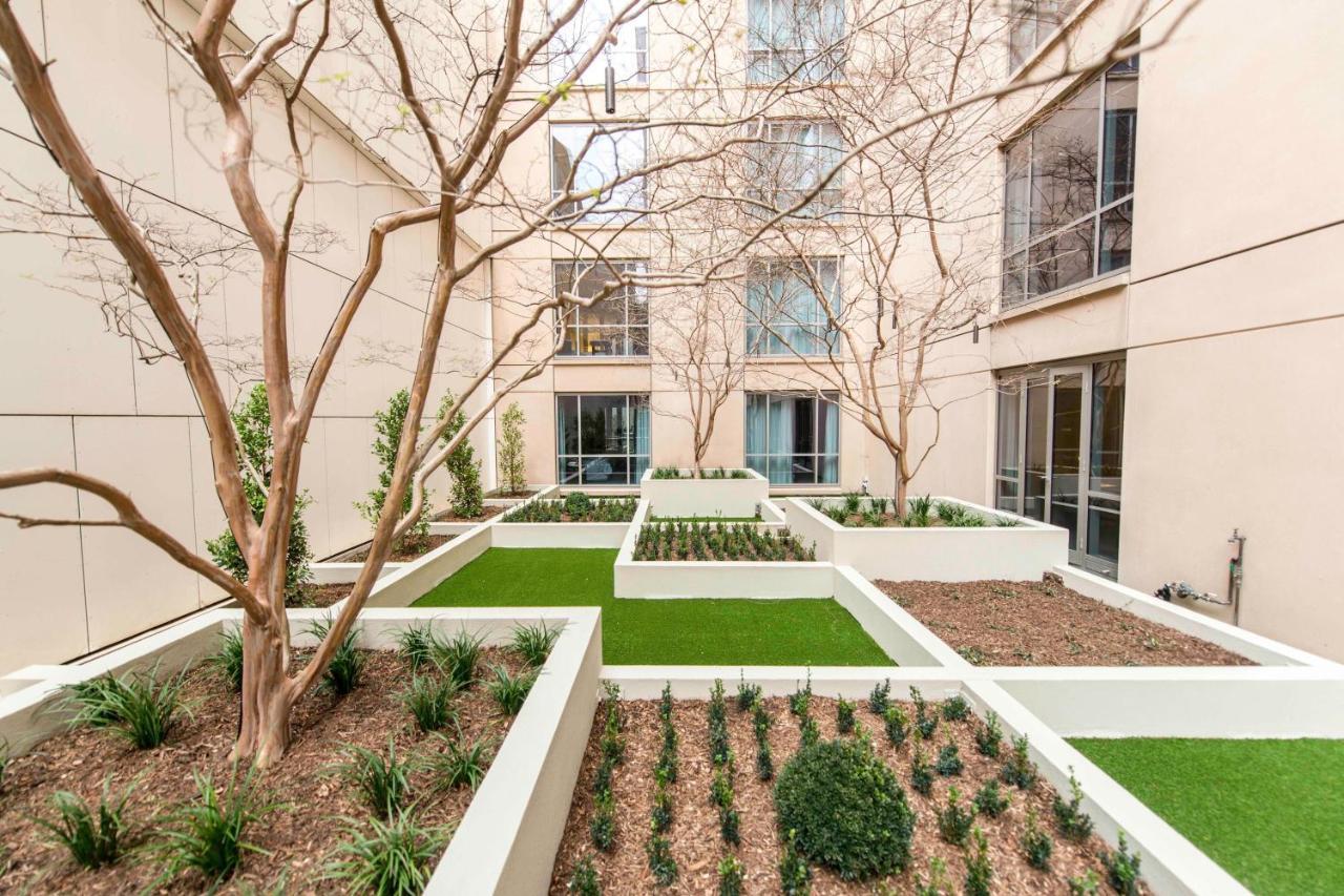The Westin Melbourne Hotell Eksteriør bilde The courtyard at the new building